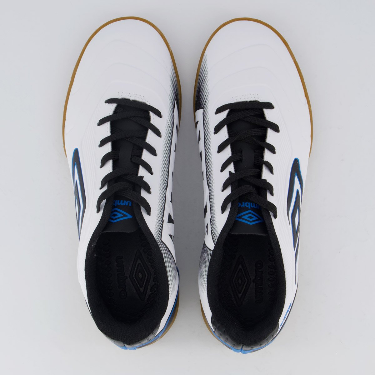 Chuteira Umbro Attak III Futsal Branca e Preto Branco 4
