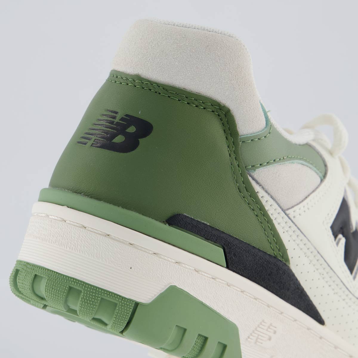 Tênis New Balance 550 Bege e Verde Branco 6