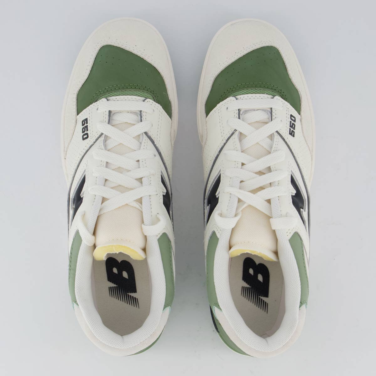 Tênis New Balance 550 Bege e Verde Branco 4