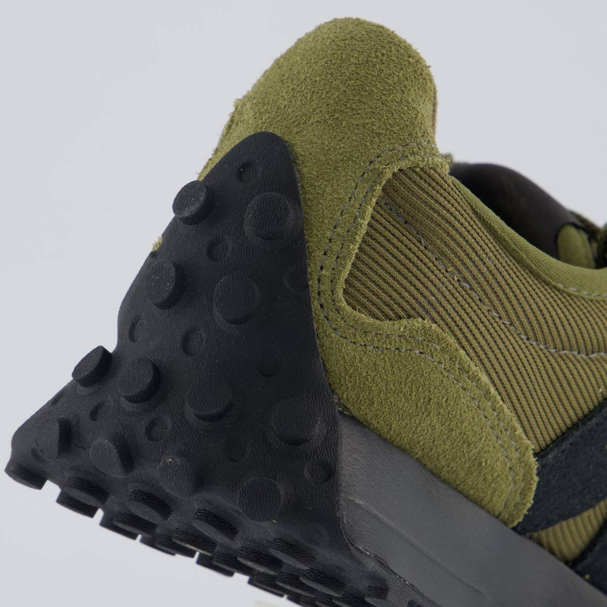 Tênis New Balance 327 V1 Feminino Verde Oliva Verde 6