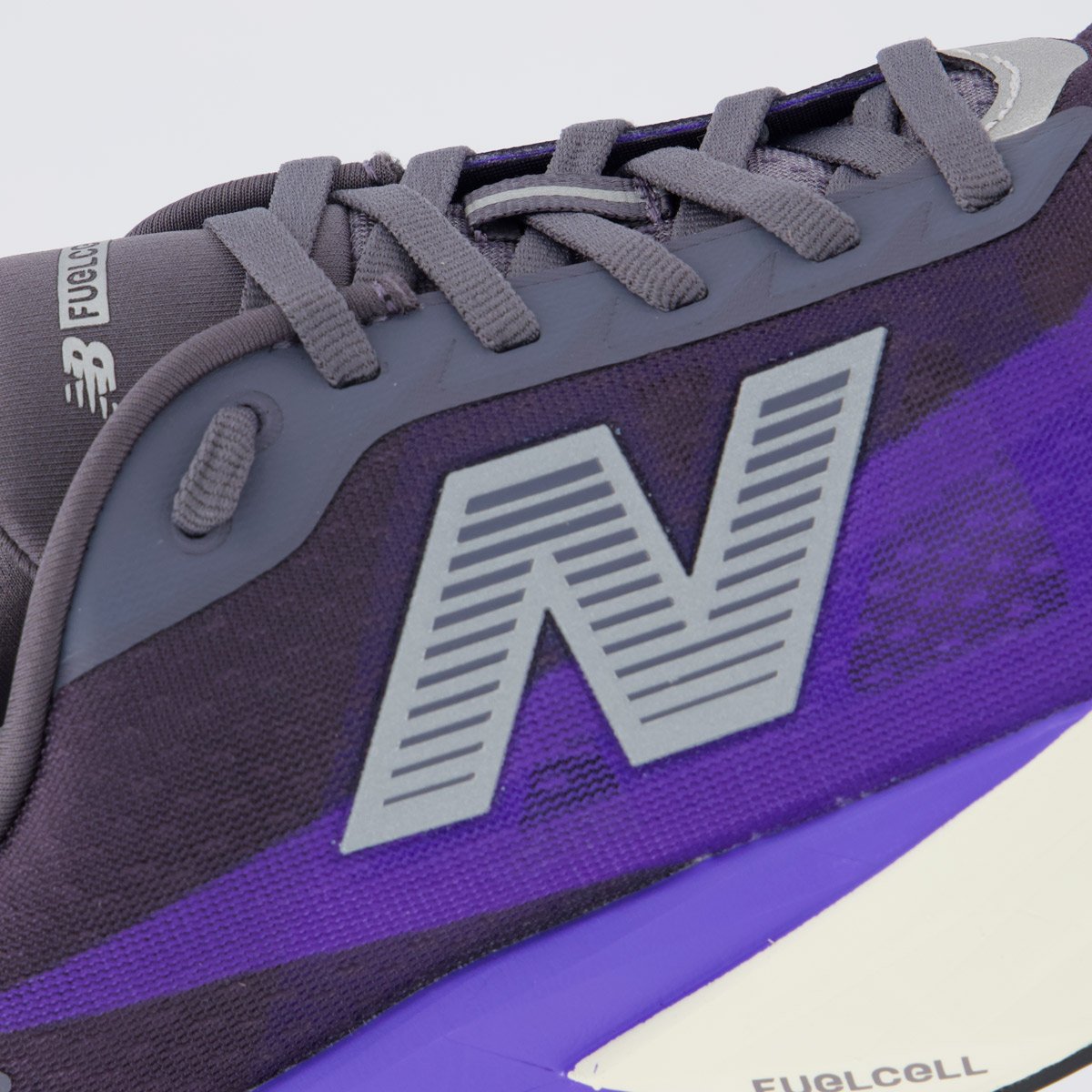 Tênis New Balance Fuelcell Rebel V5 Roxo Roxo 7