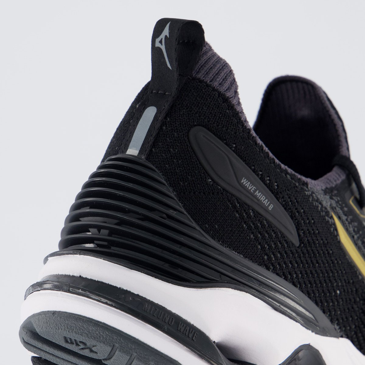 Tênis Mizuno Wave Mirai 8 Preto e Dourado Preto 6