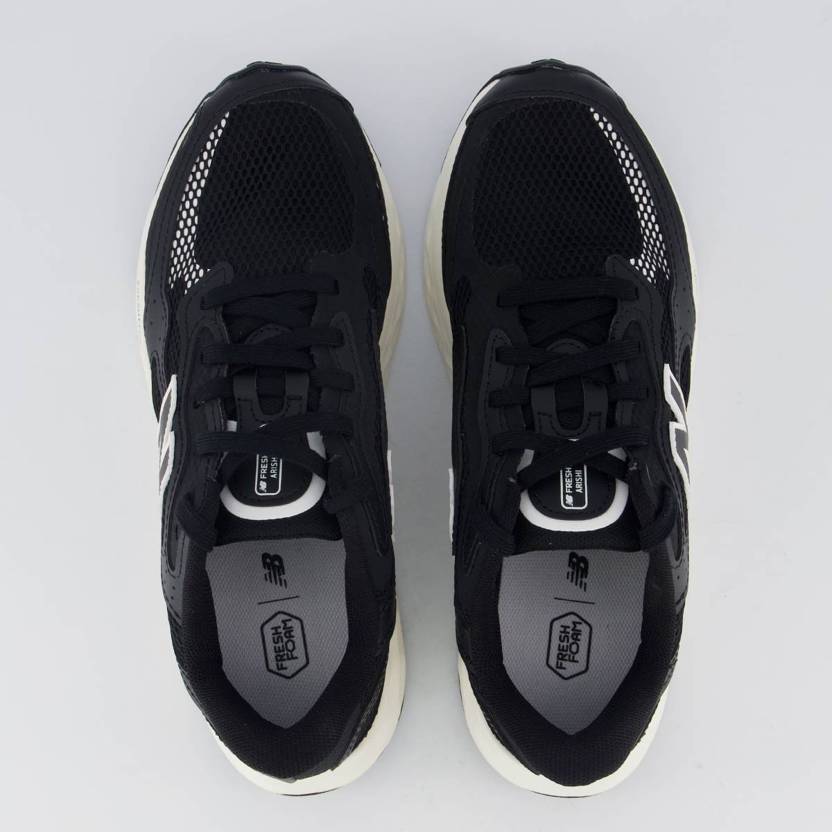 Tênis New Balance Fresh Foam Arishi V4 Preto e Branco Preto 4