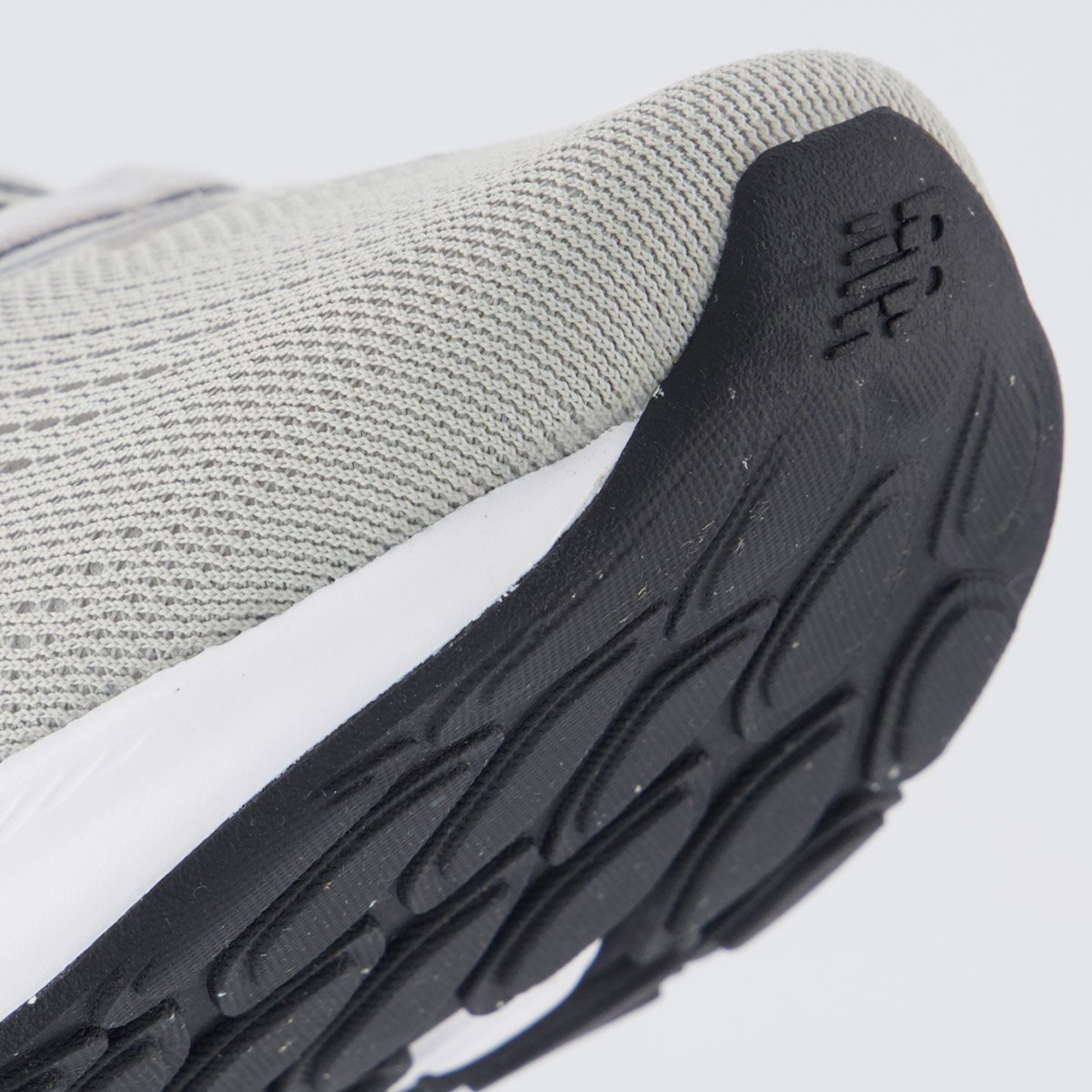 Tênis New Balance Fresh Foam 520 V9 Feminino Cinza e Branco Cinza 8