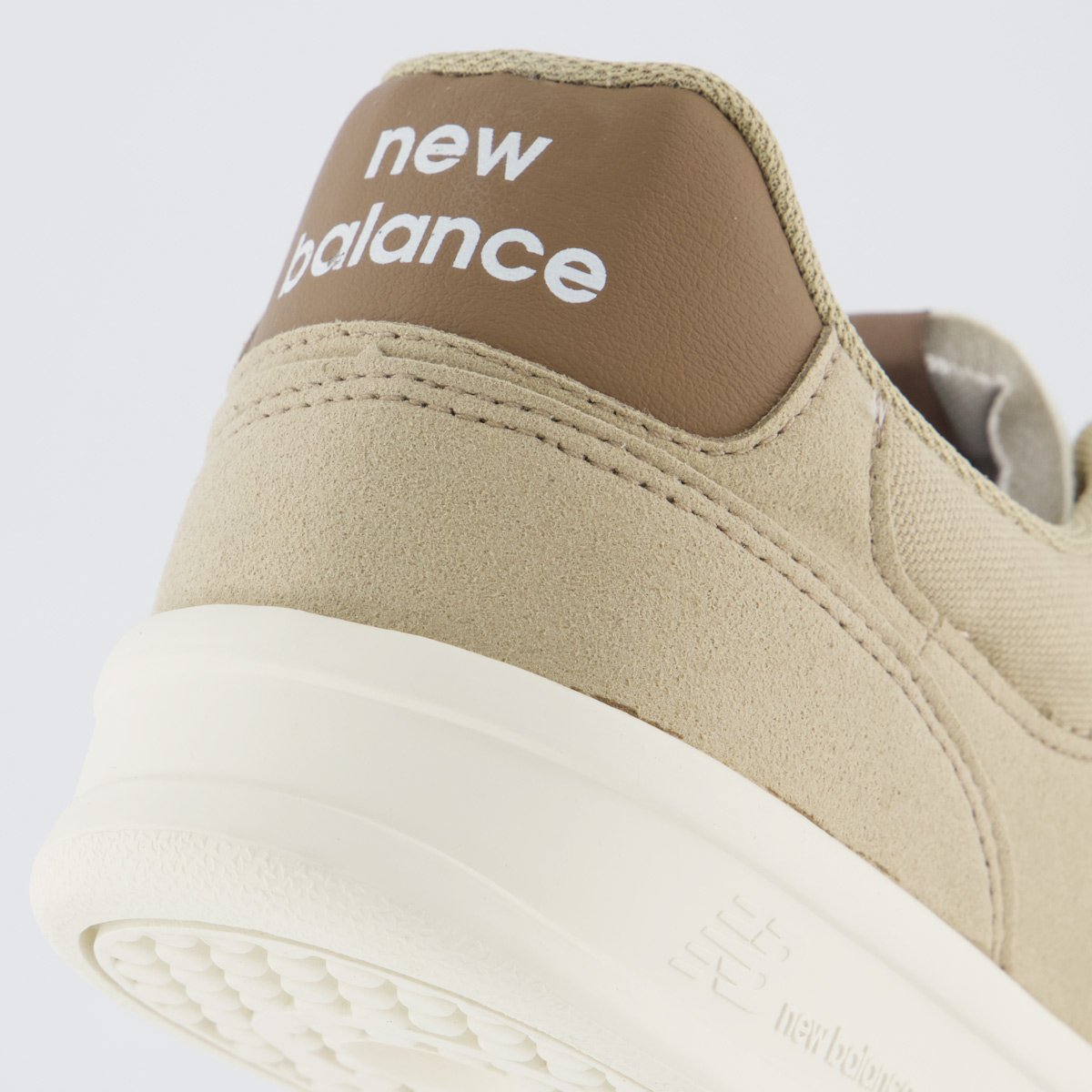 Tênis New Balance CT 300 V3 Marrom e Bege Bege 2