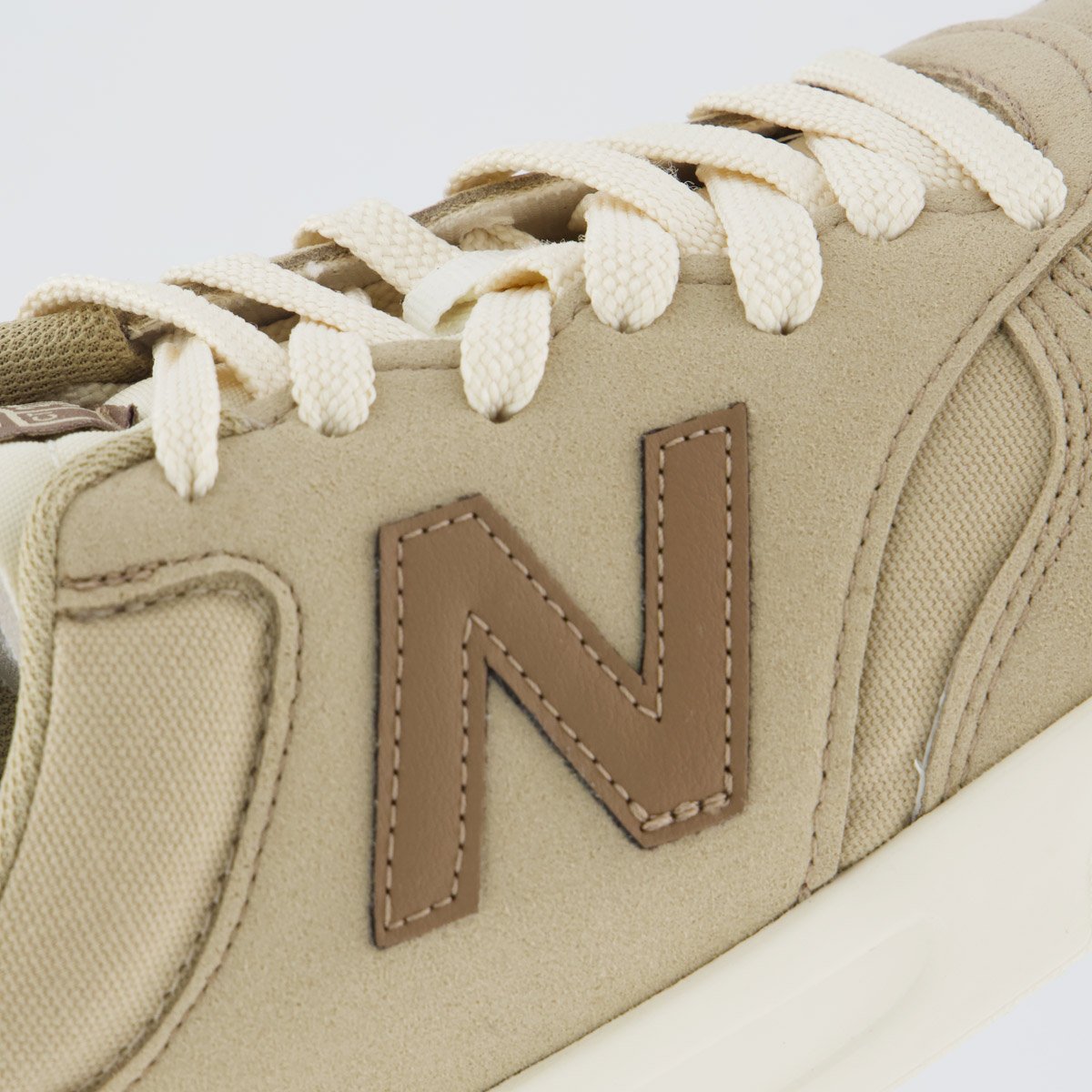 Tênis New Balance CT 300 V3 Marrom e Bege Bege 3