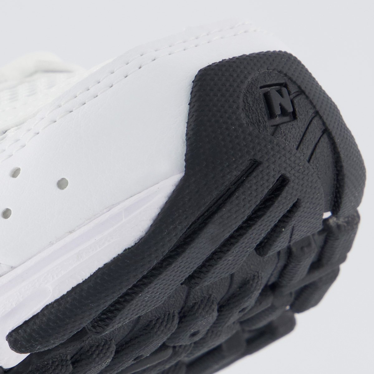 Tênis New Balance 530 Branco e Preto Branco 8