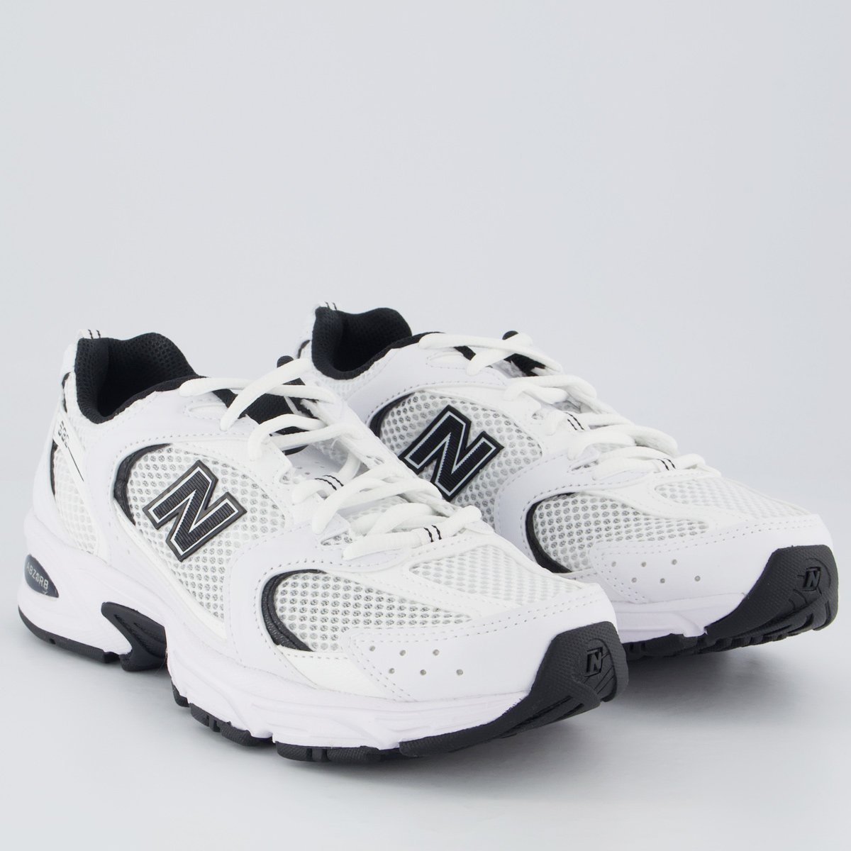 Tênis New Balance 530 Branco e Preto Branco 2