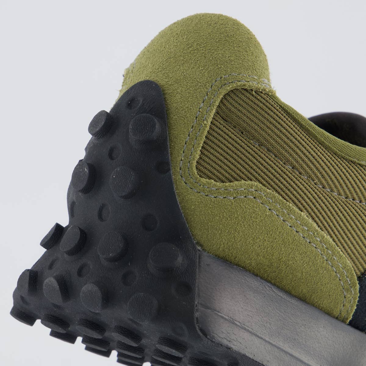 Tênis New Balance 327 V1 Verde Oliva Verde 6