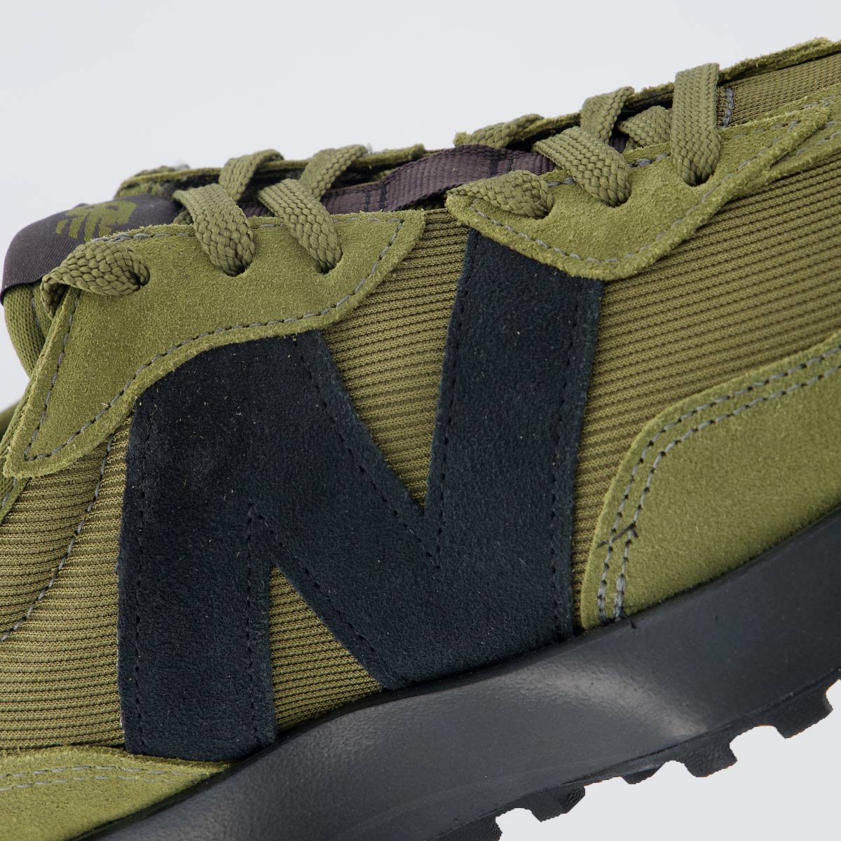 Tênis New Balance 327 V1 Verde Oliva Verde 7