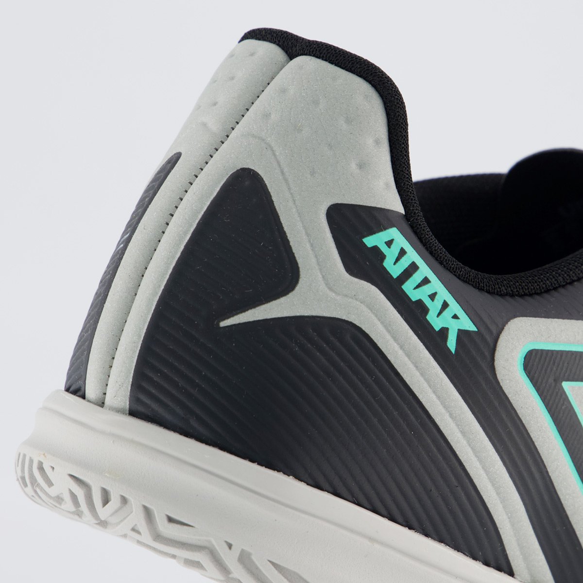 Chuteira Umbro Attak III Futsal Cinza e Preto Cinza 6