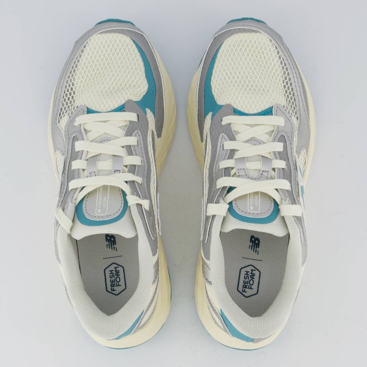 Tênis New Balance FreshFoam Arishi V4 Feminino Cinza Bege 4
