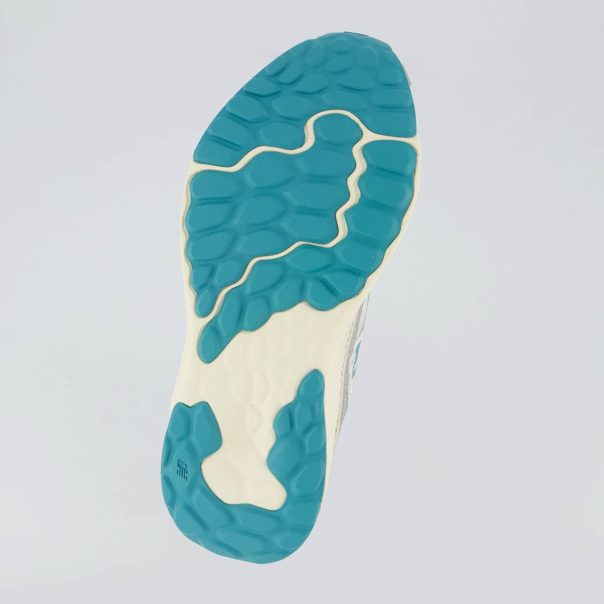 Tênis New Balance FreshFoam Arishi V4 Feminino Cinza Bege 5