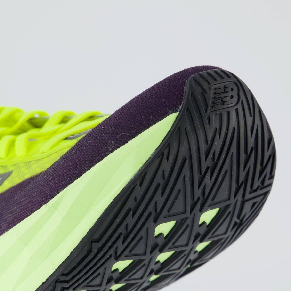 Tênis New Balance Fuelcell Rebel V5 Feminino Verde e Roxo Verde 8