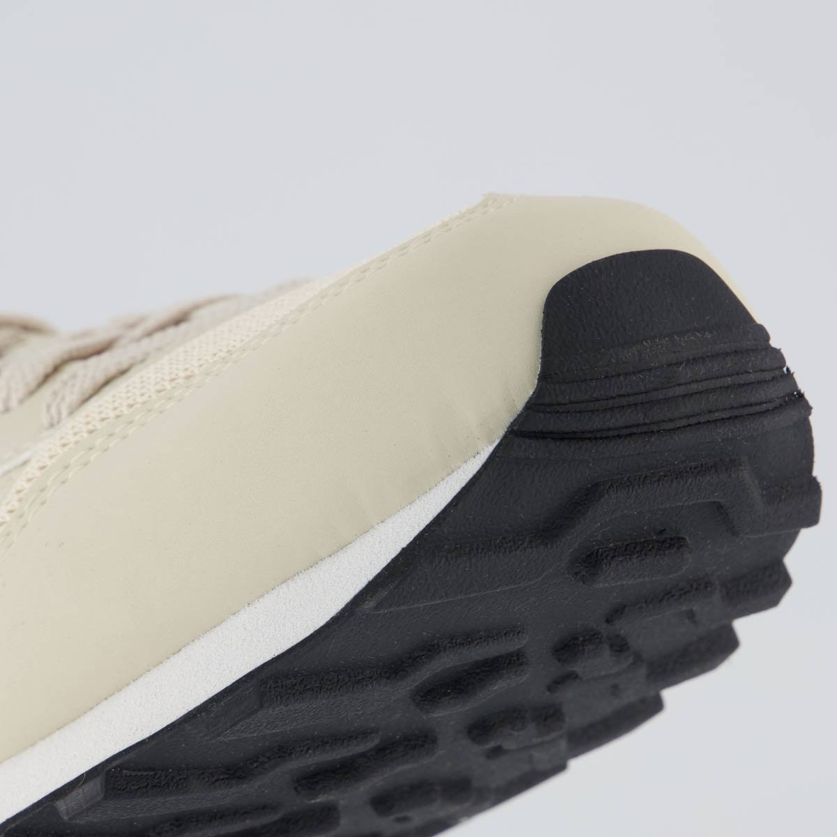 Tênis New Balance 500 V2 Feminino Bege e Branco Bege 8