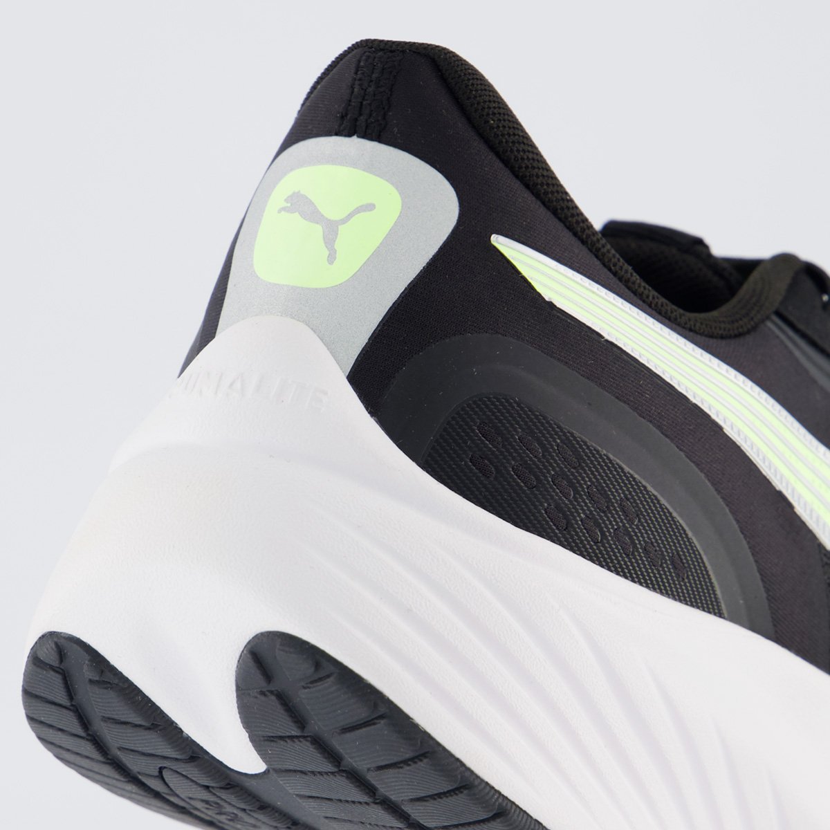 Tênis Puma Pounce Lite Running Preto e Verde Preto 6