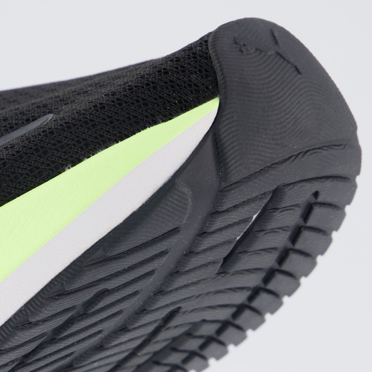 Tênis Puma Pounce Lite Running Preto e Verde Preto 8