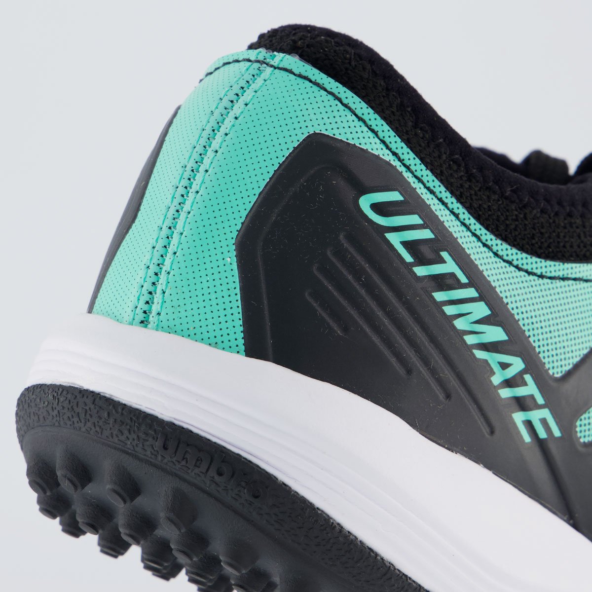 Chuteira Umbro Ultimate Society Juvenil Preta e Branca Preto 6