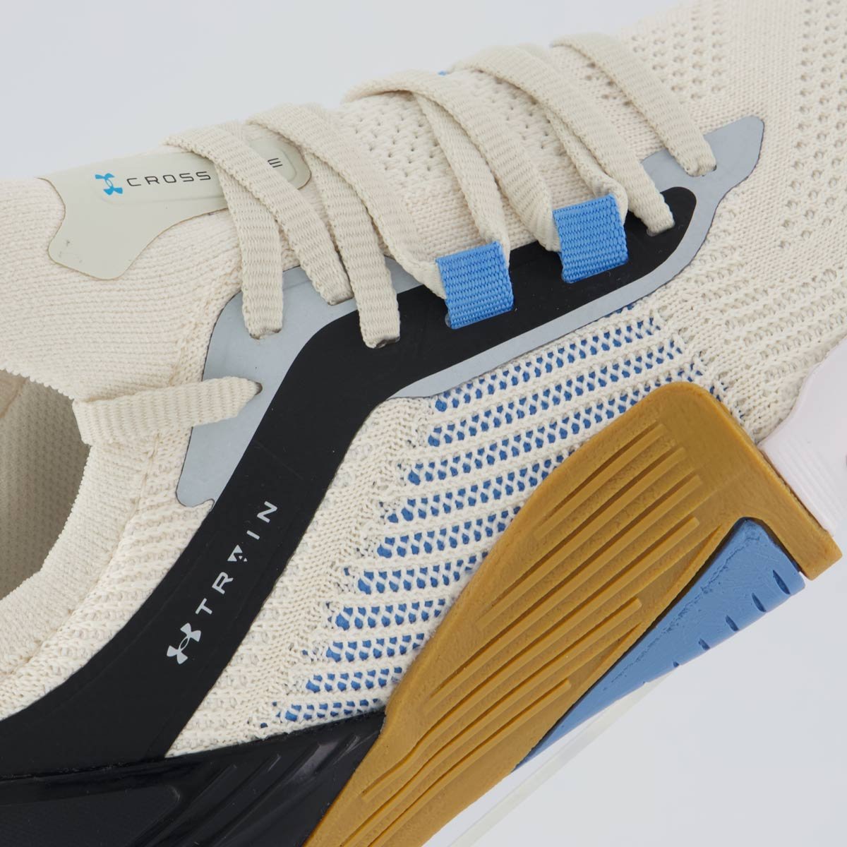 Tênis Under Armour Tribase Cross 2 SE Feminino Off-White Bege 6