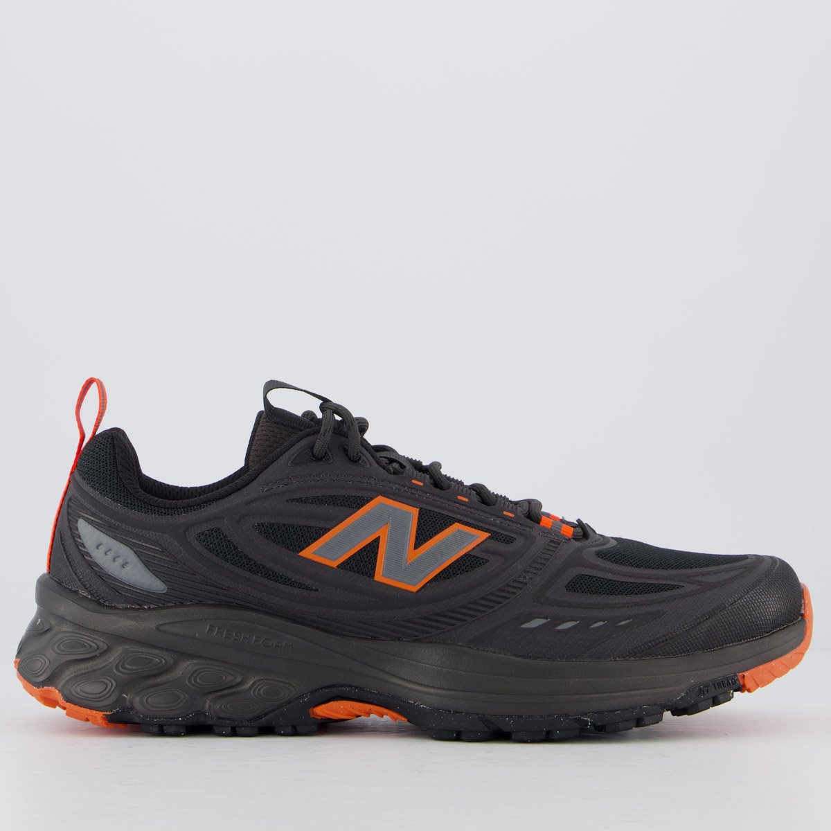 Tênis New Balance 410 V9 Preto e Laranja