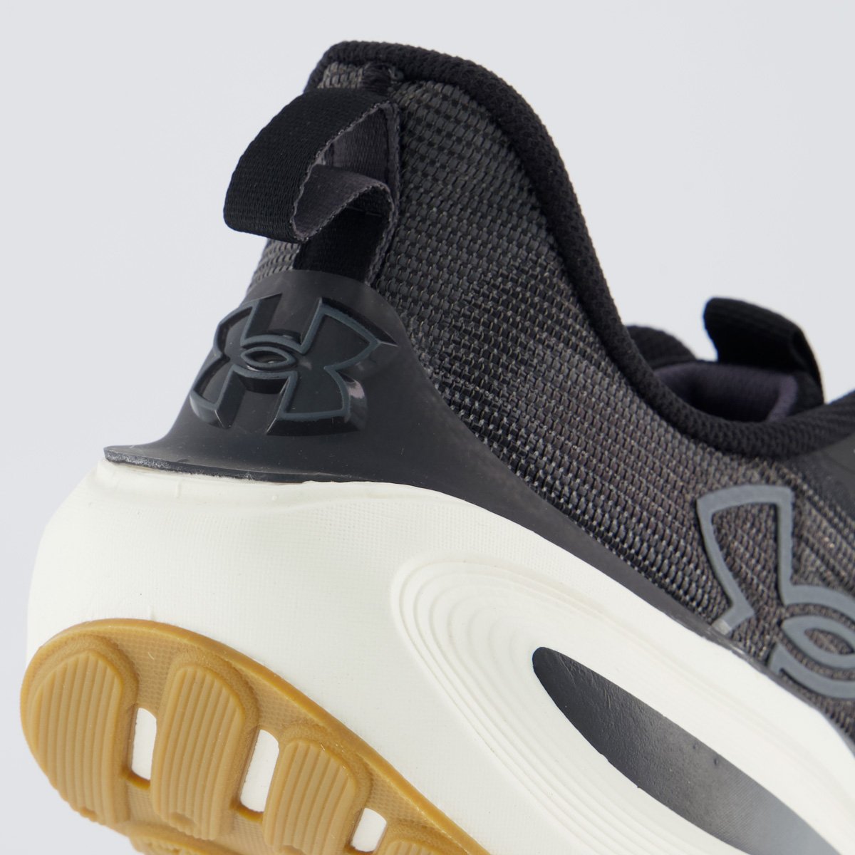 Tênis Under Armour Charged Skyline 5 Preto e Branco Preto 6