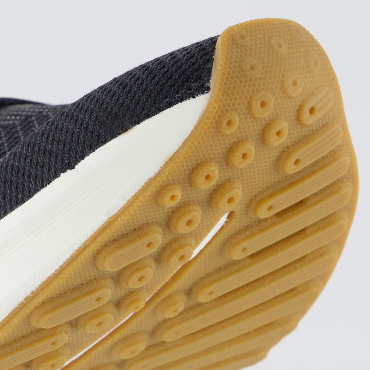 Tênis Under Armour Charged Skyline 5 Preto e Branco Preto 8