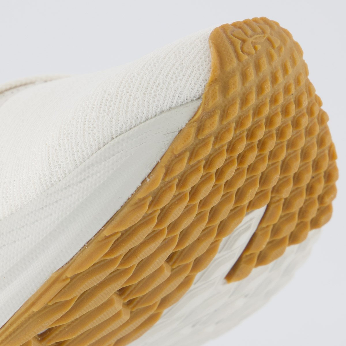 Tênis Under Armour Charged Wing 2 Feminino Branco e Cinza Branco 8