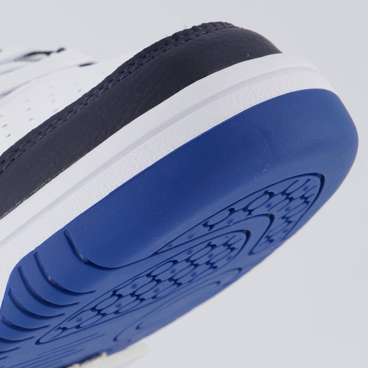 Tênis Puma Rebound V6 LO Juvenil Preto e Azul Branco/Azul 8