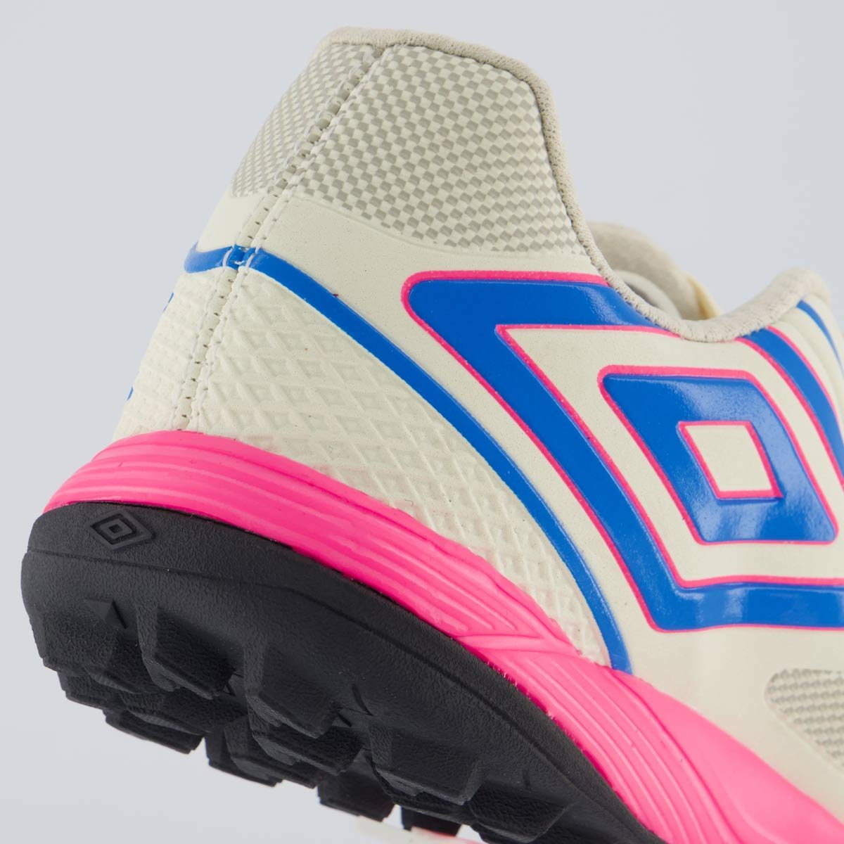 Chuteira Umbro Pro 5 Bump Club Society Branca e Rosa Bege 6