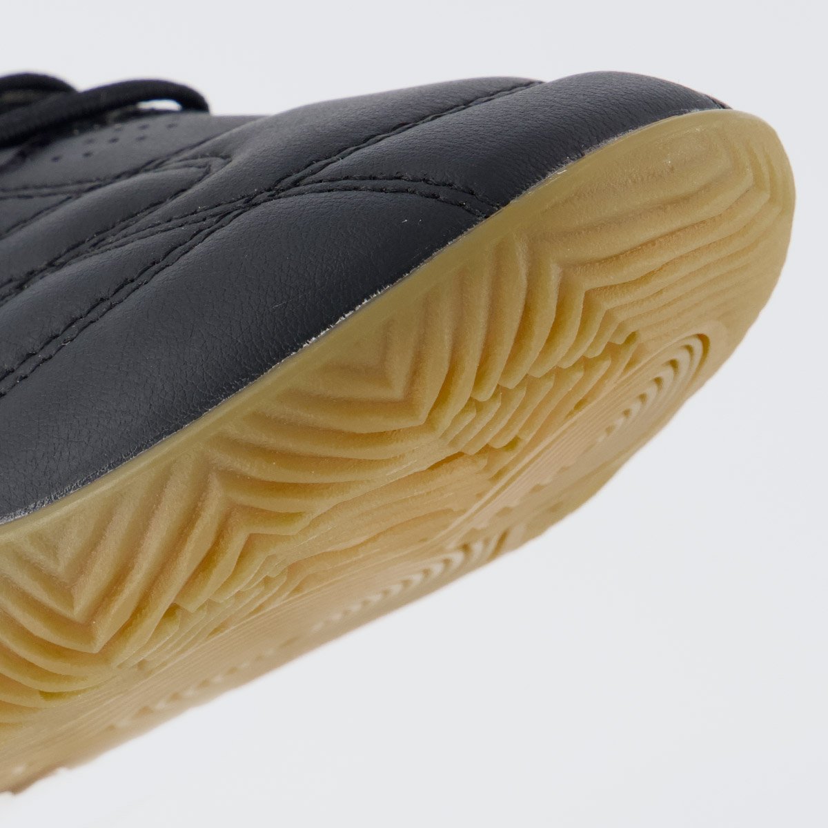 Chuteira New Balance 442 V3 Team Futsal Preta e Branca Preto 8