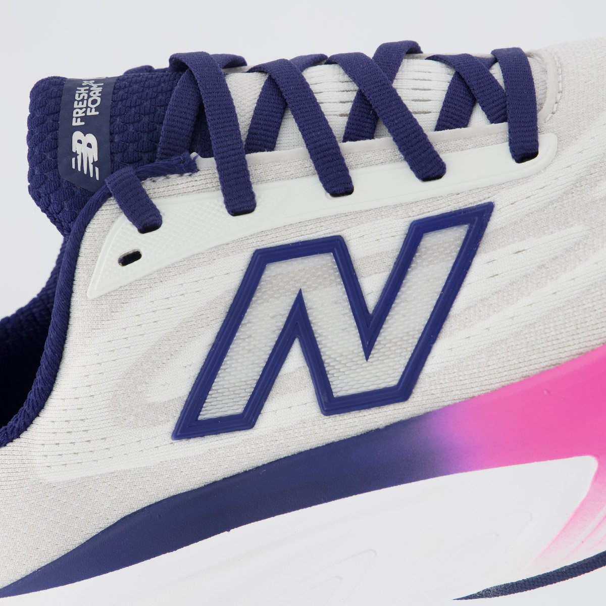 Tênis New Balance Fresh Foam X More V6 Feminino Off White e Rosa Branco 7