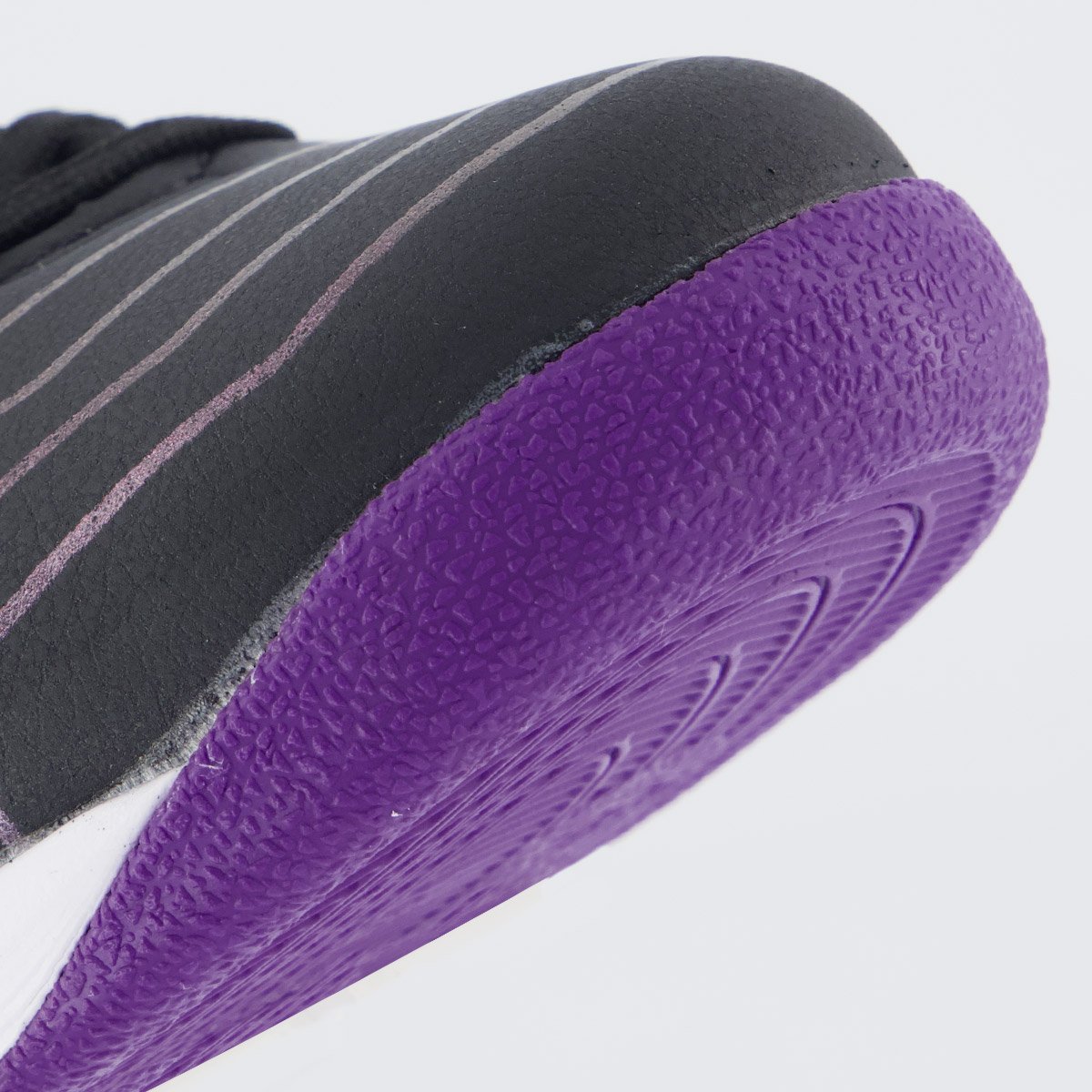 Chuteira Umbro Pro 5 Futsal Juvenil Preta e Roxa Preto 8