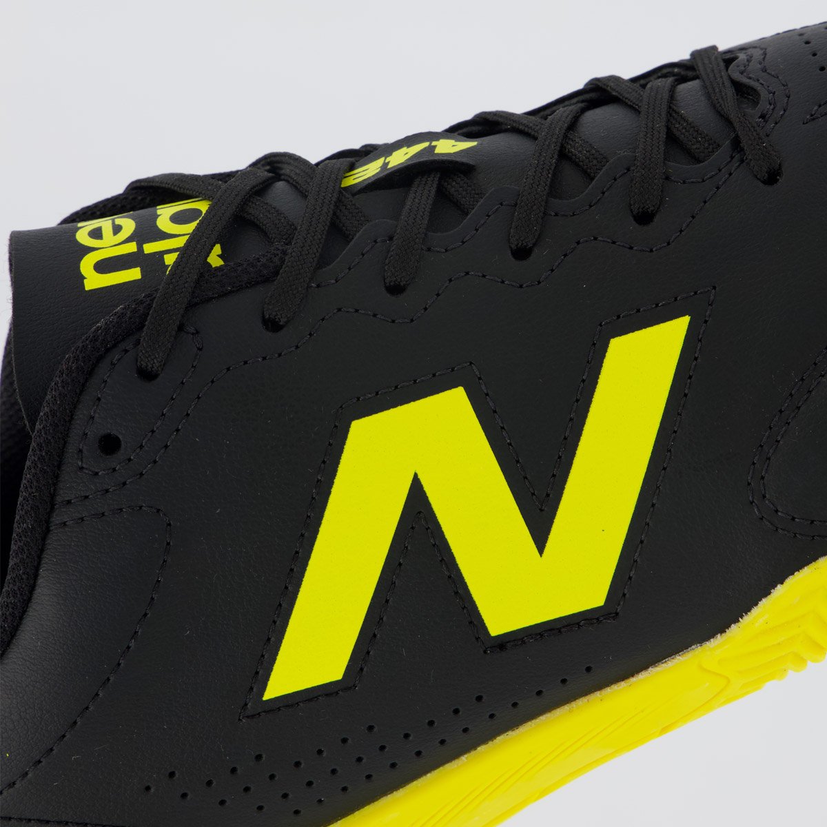 Chuteira New Balance 442 Futsal Preta e Amarela Preto 6