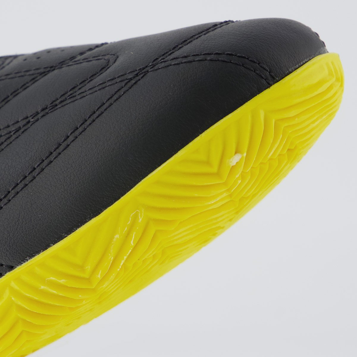 Chuteira New Balance 442 Futsal Preta e Amarela Preto 7