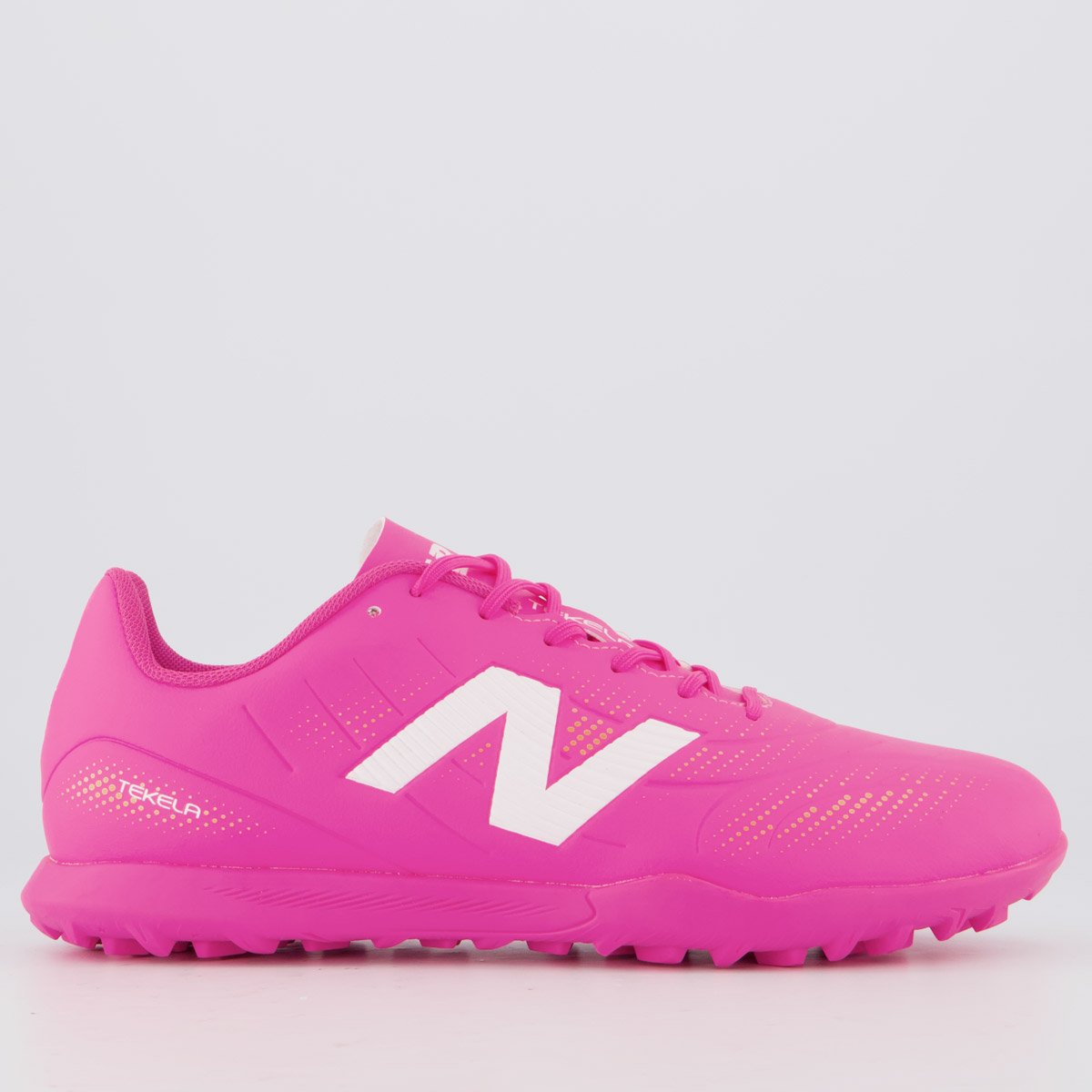 Chuteira New Balance Tekela TF Society Rosa