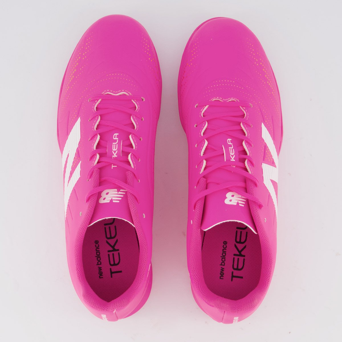 Chuteira New Balance Tekela TF Society Rosa Rosa 4