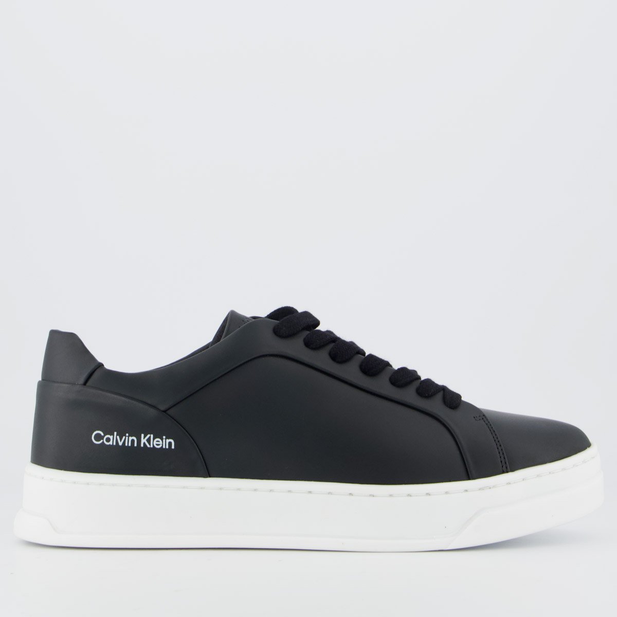Tênis Calvin Klein Basic Preto e Branco