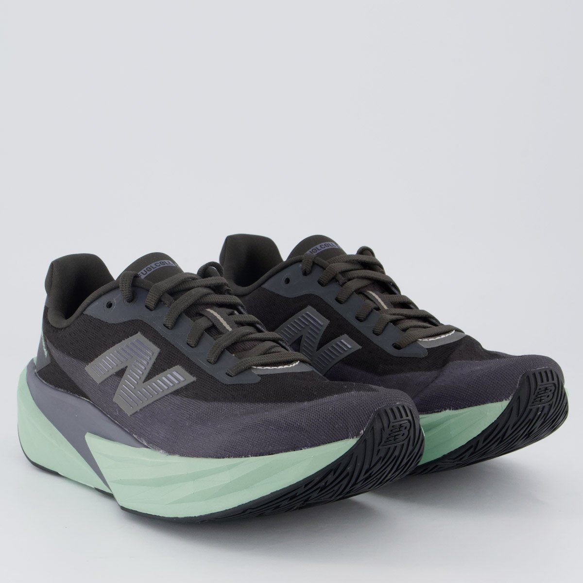 Tênis New Balance Fuelcell Rebel V5 Feminino Preto e Verde Preto 2