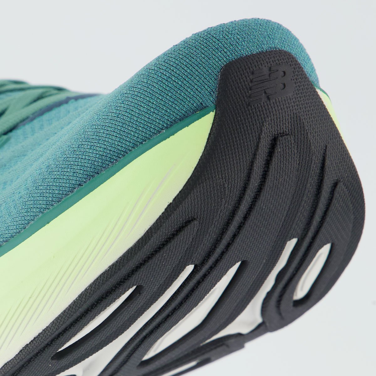 Tênis New Balance Fresh Foam X More V6 Verde Verde 8