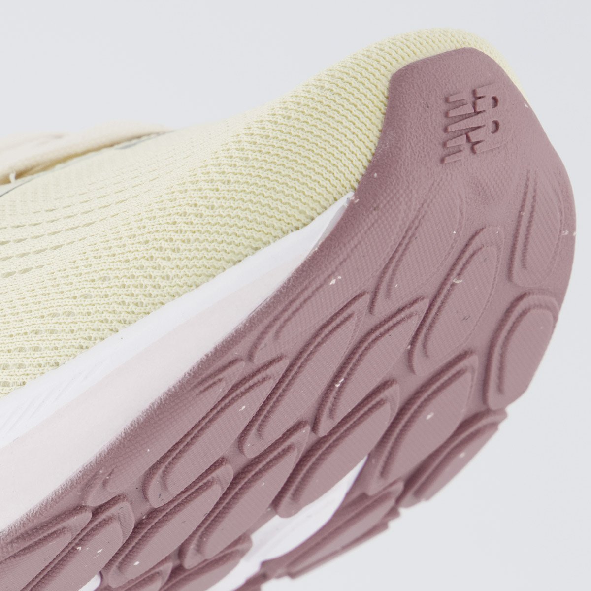 Tênis New Balance Fresh Foam 520 V9 Feminino Bege Bege 8