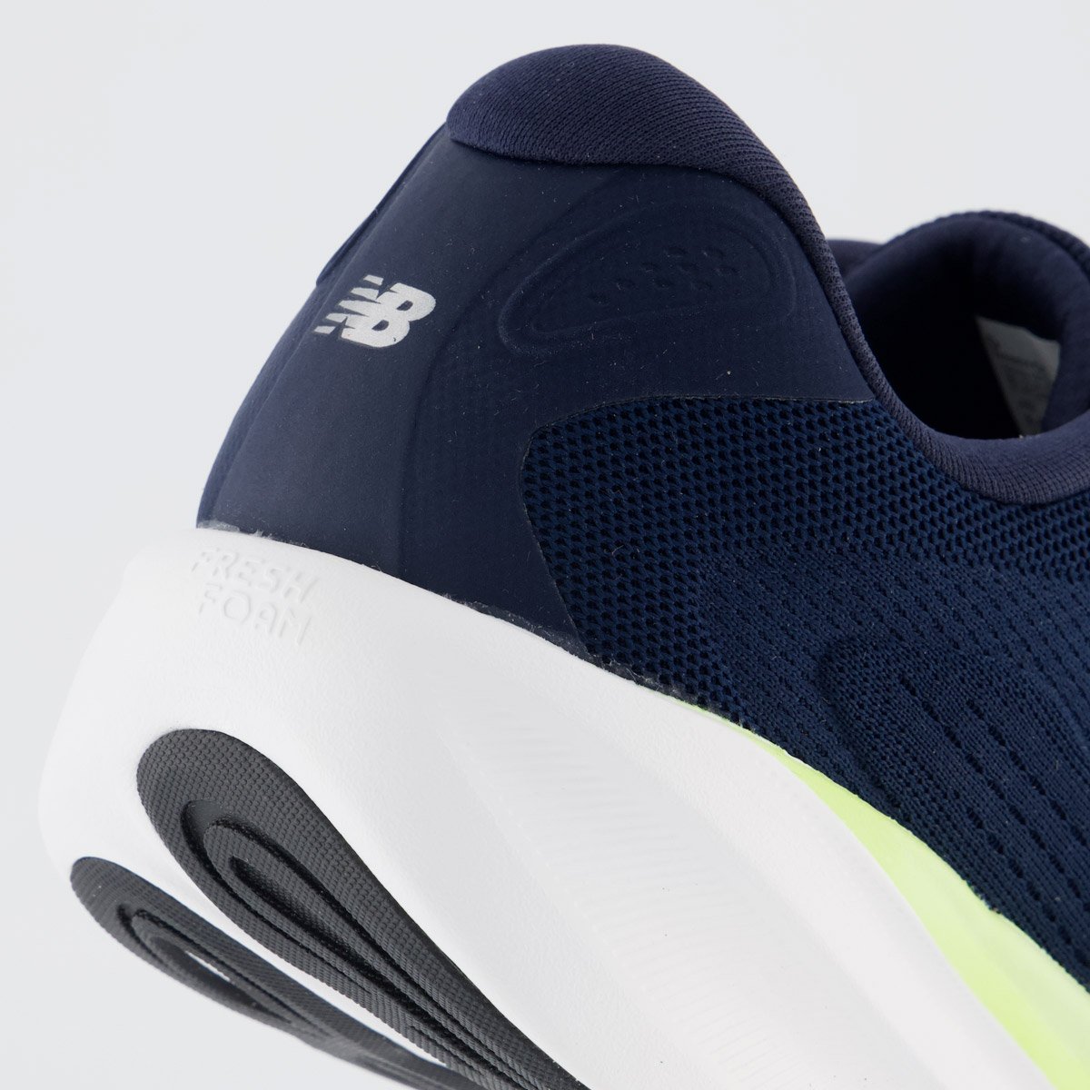 Tênis New Balance Fresh Foam 680 V9 Marinho Azul Marinho 6