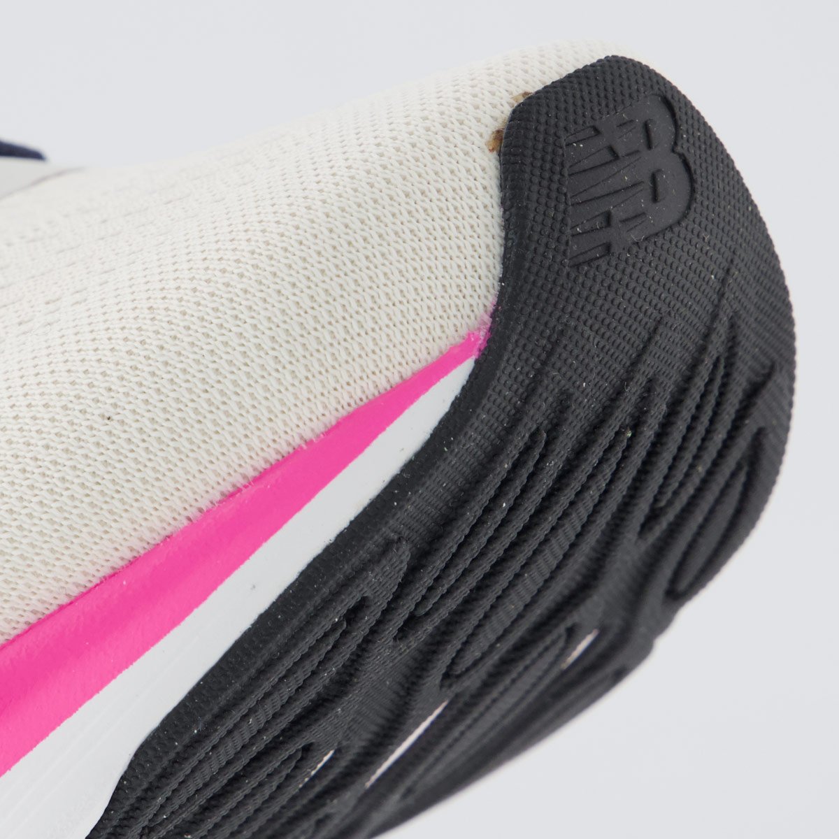 Tênis New Balance Fresh Foam 680 V9 Feminino Bege Bege 8