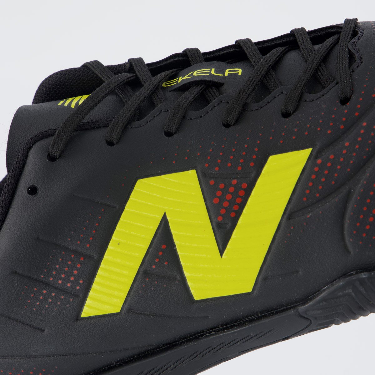 Chuteira New Balance Tekela Futsal Preta e Amarela Preto 7