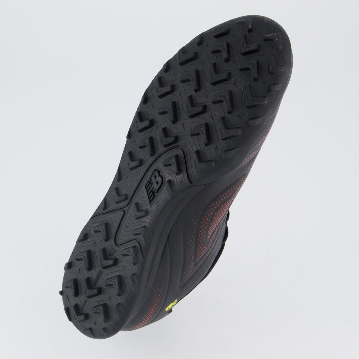 Chuteira New Balance Tekela TF Society Preta e Amarela Preto 5