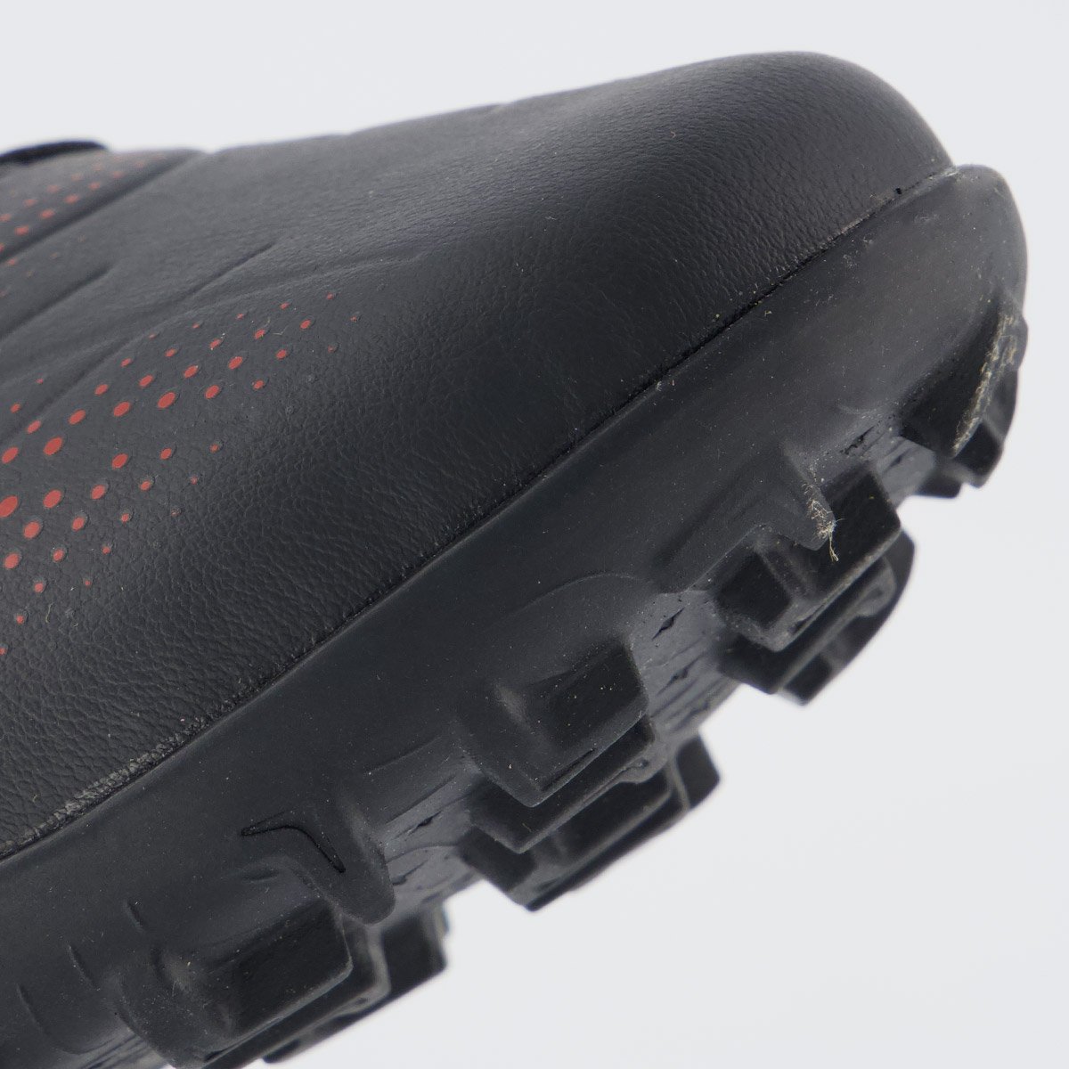 Chuteira New Balance Tekela TF Society Preta e Amarela Preto 8