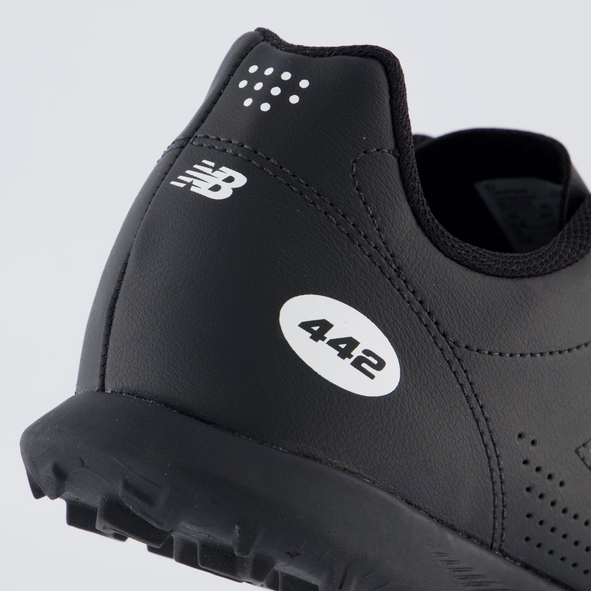 Chuteira New Balance 442 TF Society Preta e Branca Preto 6