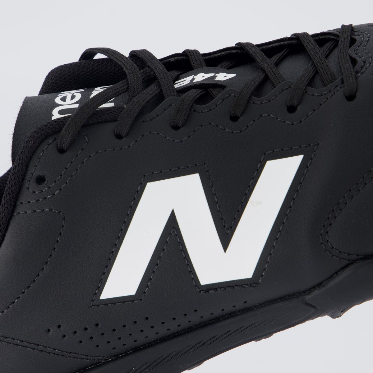 Chuteira New Balance 442 TF Society Preta e Branca Preto 7