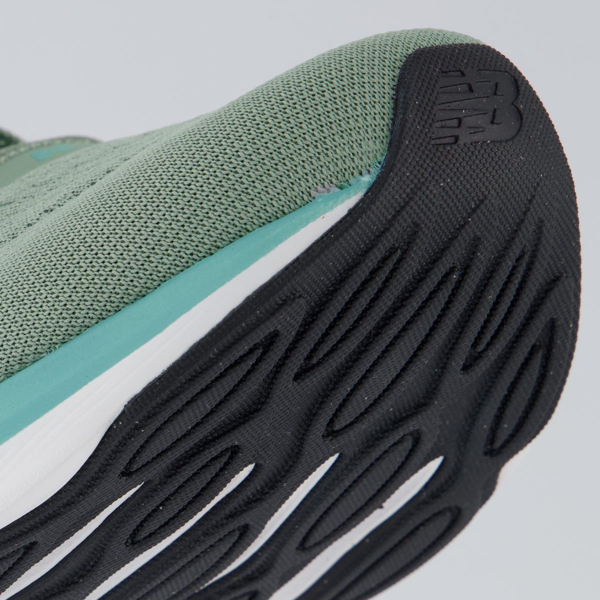 Tênis New Balance Fresh Foam 680 V9 Cinza Cinza 8