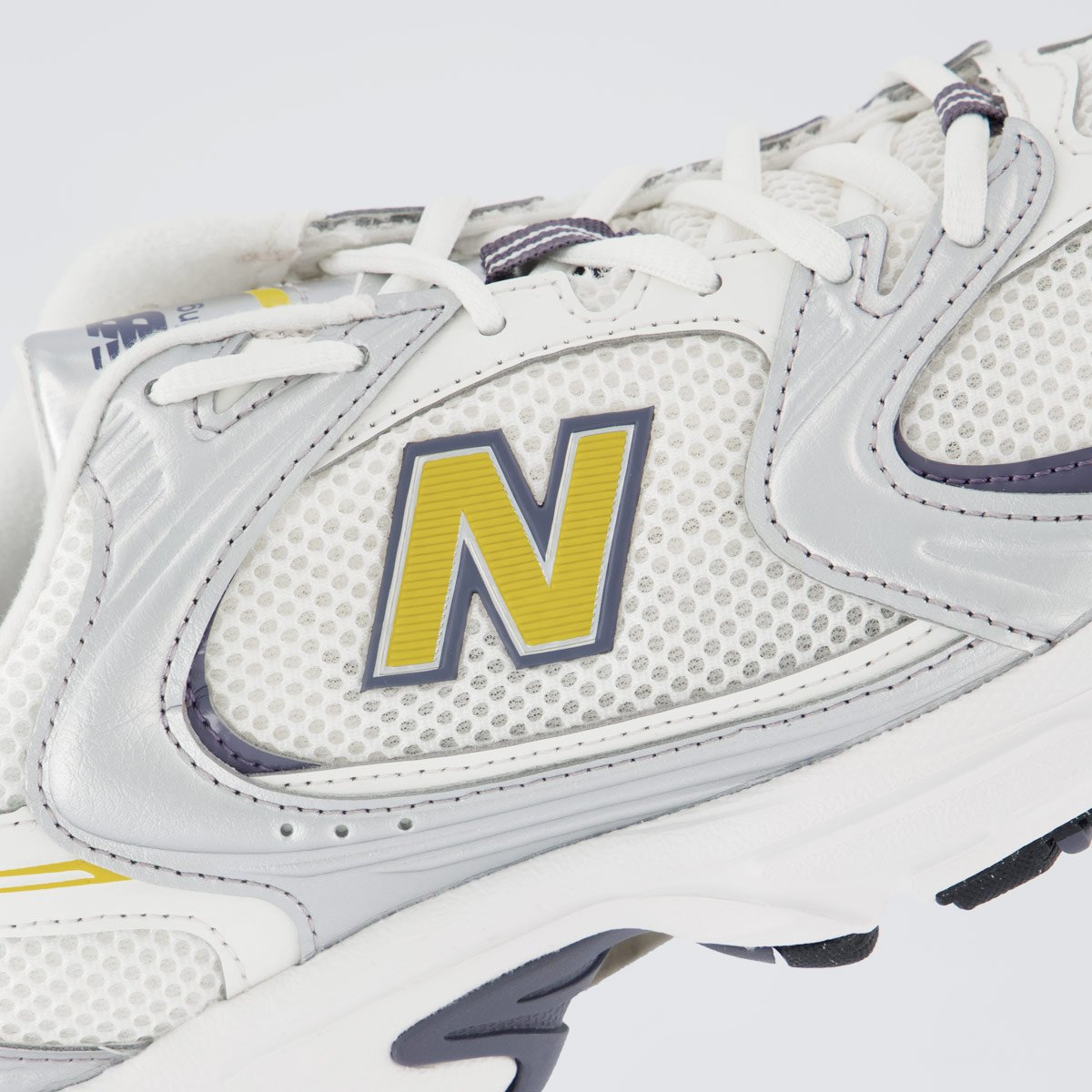 Tênis New Balance 530 Prata e Amarelo Branco 7