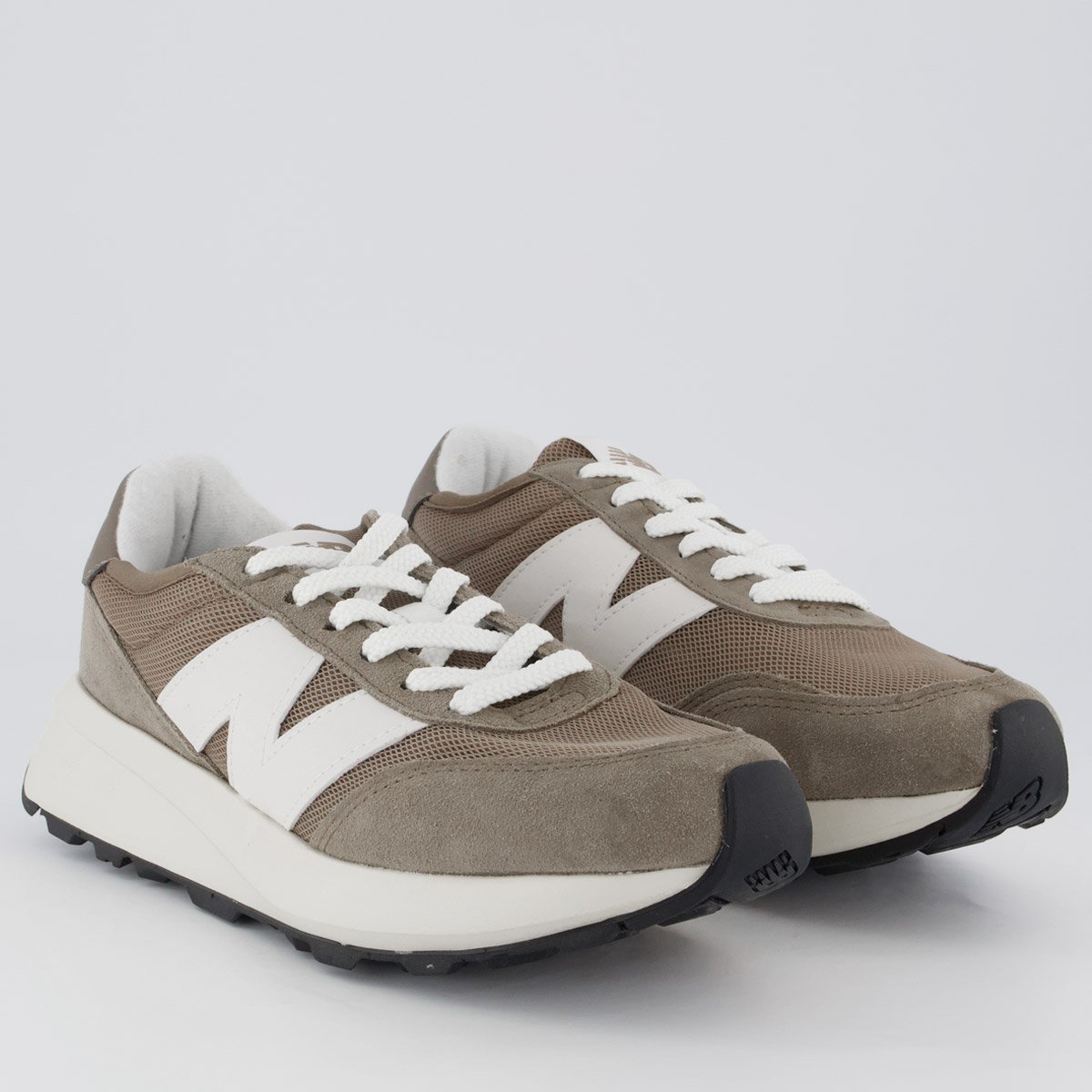 Tênis New Balance 370 V1 Marrom e Bege Marrom 2